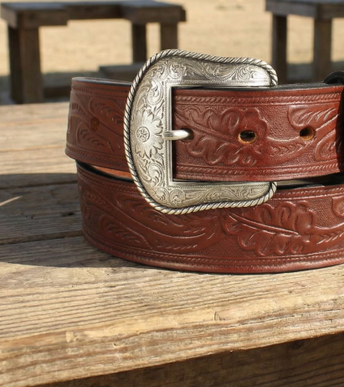 Embossed Oak Leaf Design